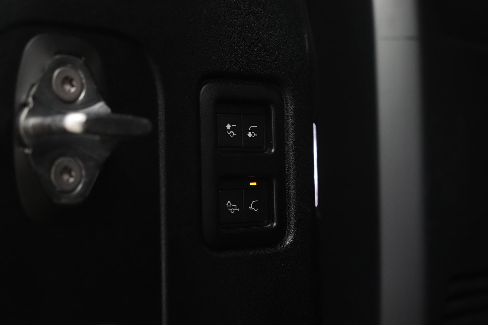 Land Rover Defender 5.0 P525 110 V8 Carpathian Edition | 5- Persoons | Meridian Surround | 22 Inch | ACC | Panoramadak | Luchtvering