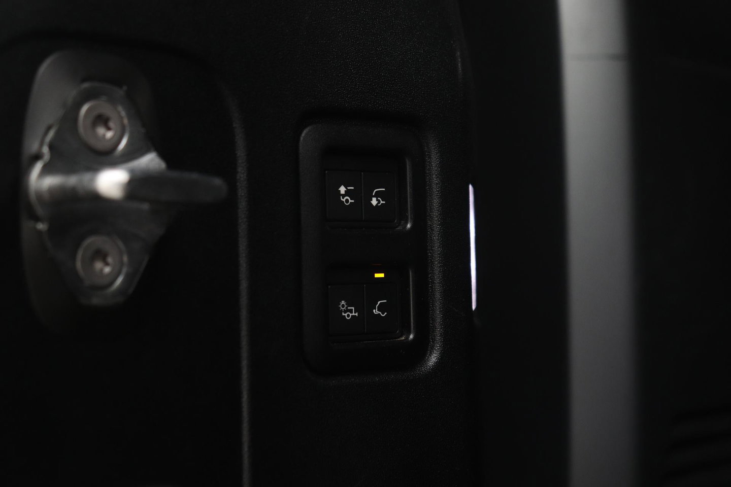 Land Rover Defender 5.0 P525 110 V8 Carpathian Edition | 5- Persoons | Meridian Surround | 22 Inch | ACC | Panoramadak | Luchtvering