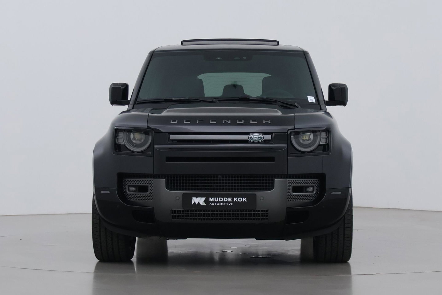 Land Rover Defender 5.0 P525 110 V8 Carpathian Edition | 5- Persoons | Meridian Surround | 22 Inch | ACC | Panoramadak | Luchtvering