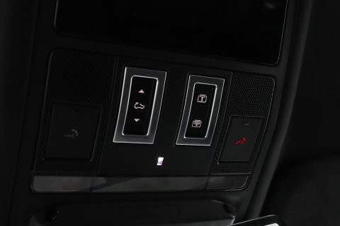 Land Rover Defender 5.0 P525 110 V8 Carpathian Edition | 5- Persoons | Meridian Surround | 22 Inch | ACC | Panoramadak | Luchtvering