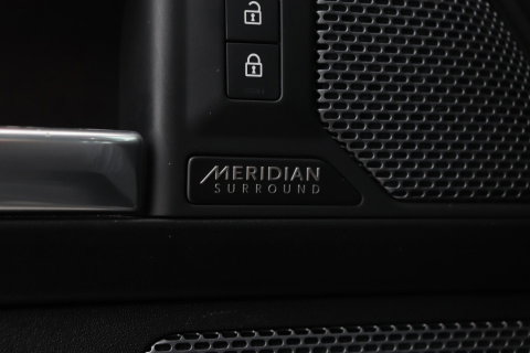 Land Rover Defender 5.0 P525 110 V8 Carpathian Edition | 5- Persoons | Meridian Surround | 22 Inch | ACC | Panoramadak | Luchtvering
