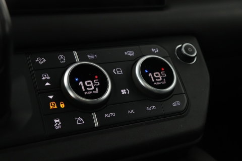 Land Rover Defender 5.0 P525 110 V8 Carpathian Edition | 5- Persoons | Meridian Surround | 22 Inch | ACC | Panoramadak | Luchtvering