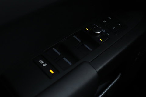 Land Rover Defender 5.0 P525 110 V8 Carpathian Edition | 5- Persoons | Meridian Surround | 22 Inch | ACC | Panoramadak | Luchtvering