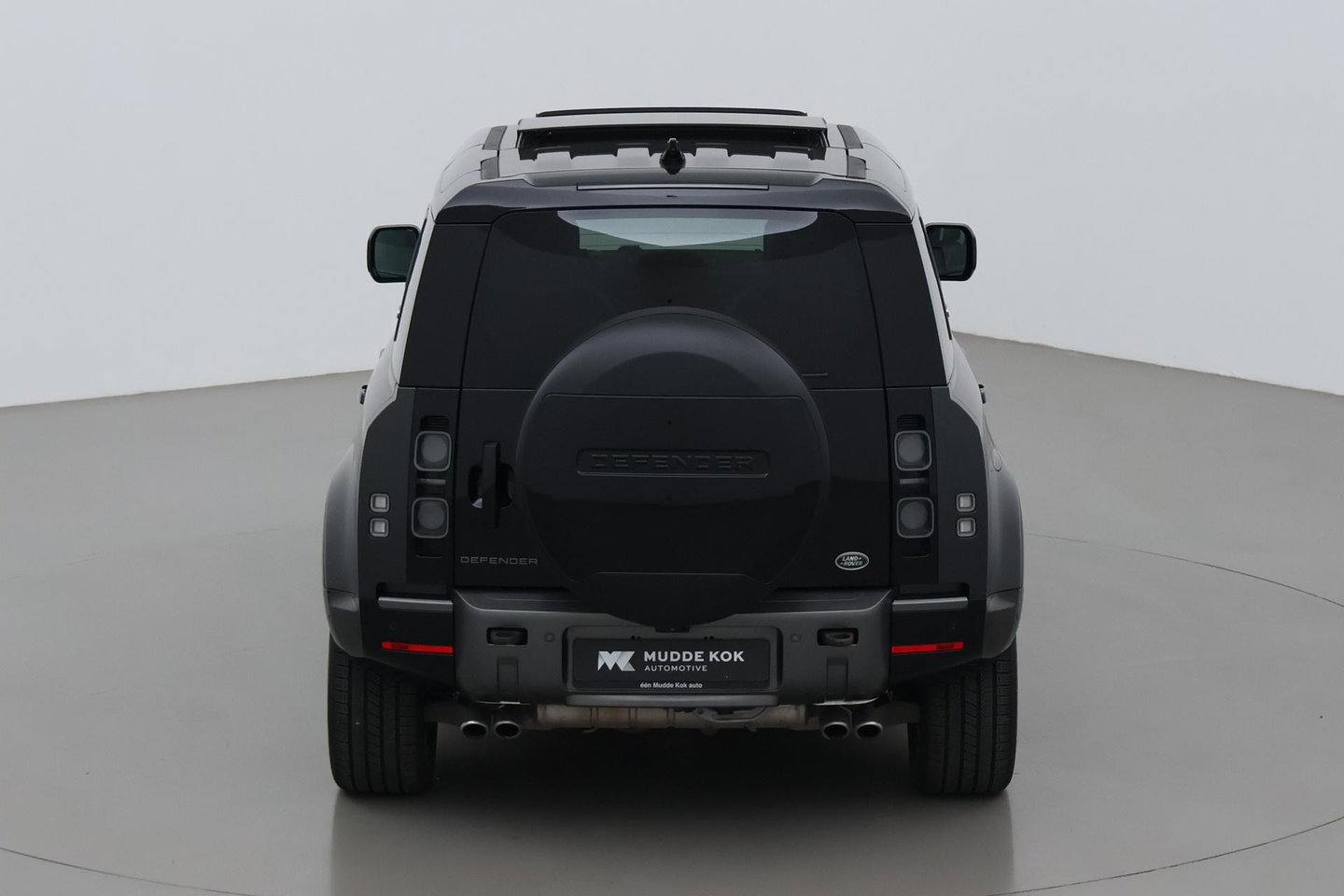 Land Rover Defender 5.0 P525 110 V8 Carpathian Edition | 5- Persoons | Meridian Surround | 22 Inch | ACC | Panoramadak | Luchtvering