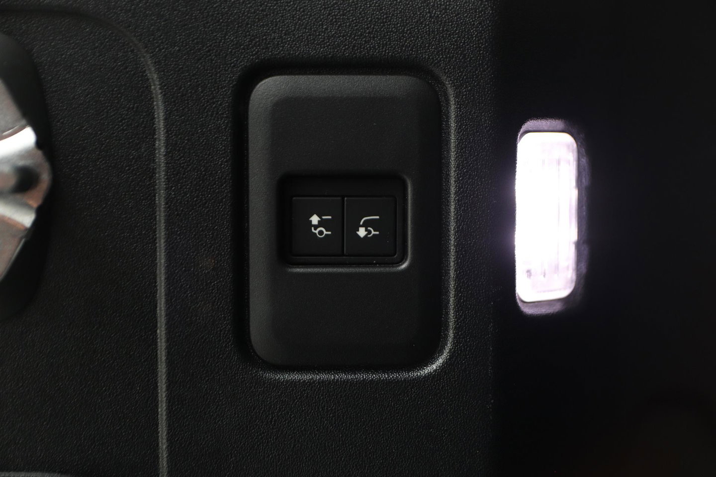 Land Rover Defender D240 110 | COMMERCIAL | Panoramadak | 360° Camera | Stoel+Stuurverwarming