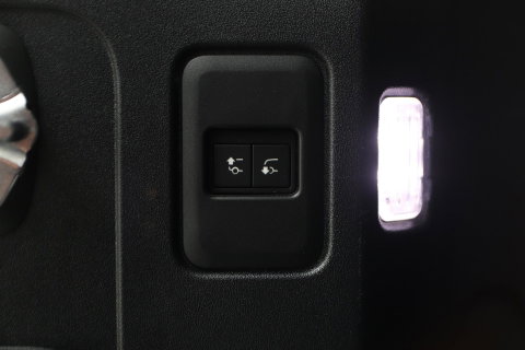 Land Rover Defender D240 110 | COMMERCIAL | Panoramadak | 360° Camera | Stoel+Stuurverwarming