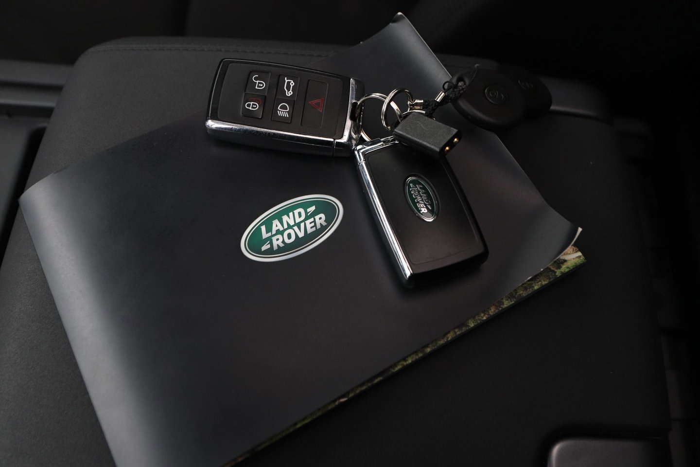 Land Rover Defender D240 110 | COMMERCIAL | Panoramadak | 360° Camera | Stoel+Stuurverwarming