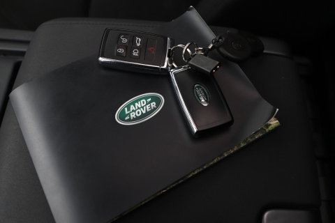 Land Rover Defender D240 110 | COMMERCIAL | Panoramadak | 360° Camera | Stoel+Stuurverwarming