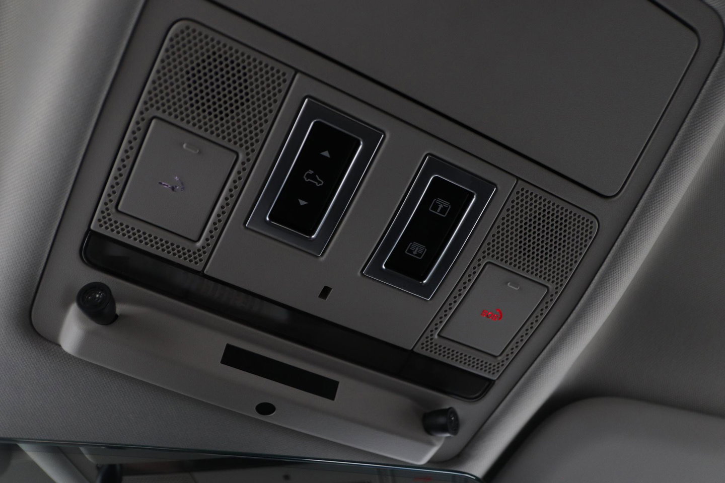 Land Rover Defender D240 110 | COMMERCIAL | Panoramadak | 360° Camera | Stoel+Stuurverwarming