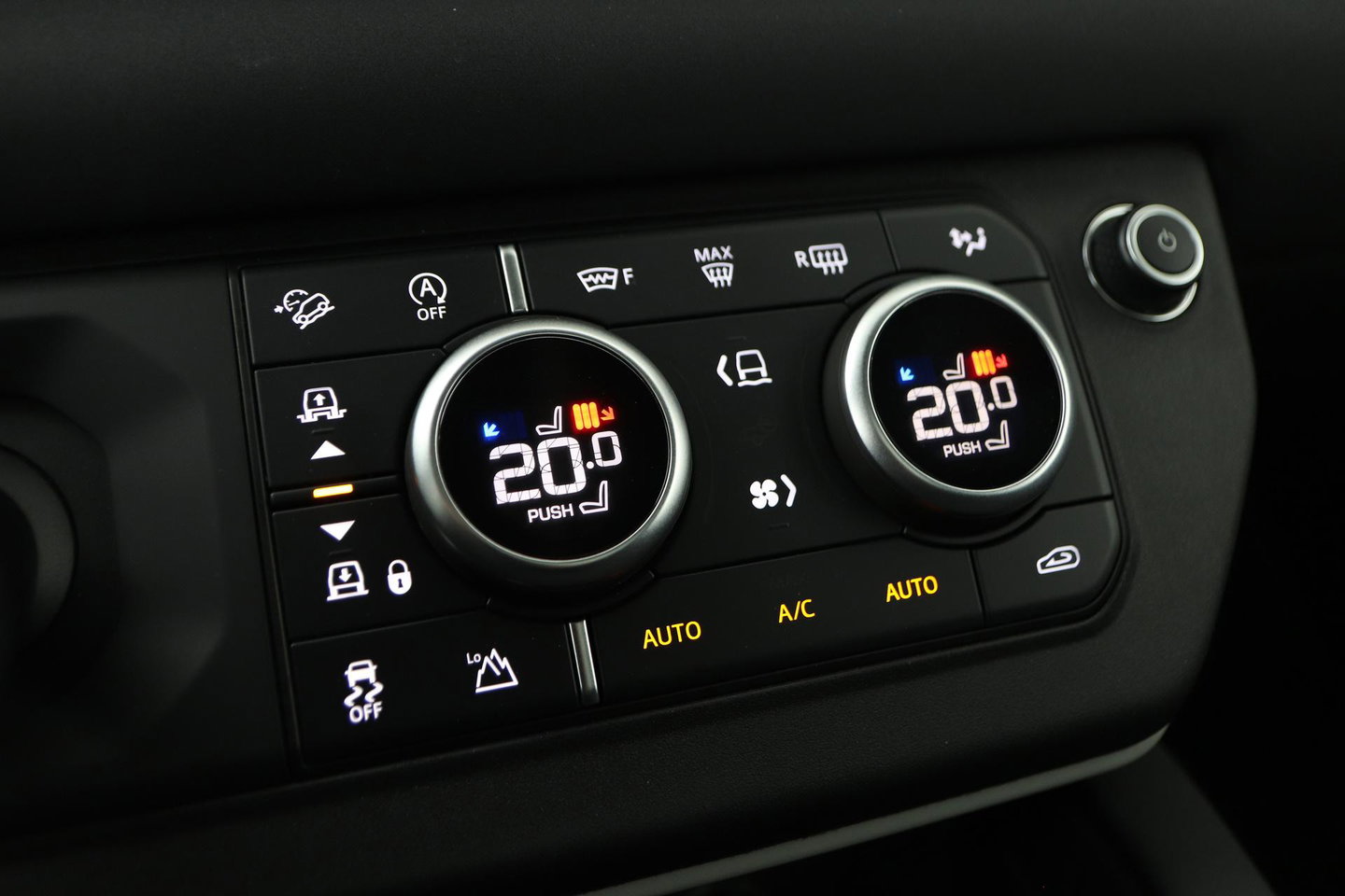 Land Rover Defender D240 110 | COMMERCIAL | Panoramadak | 360° Camera | Stoel+Stuurverwarming