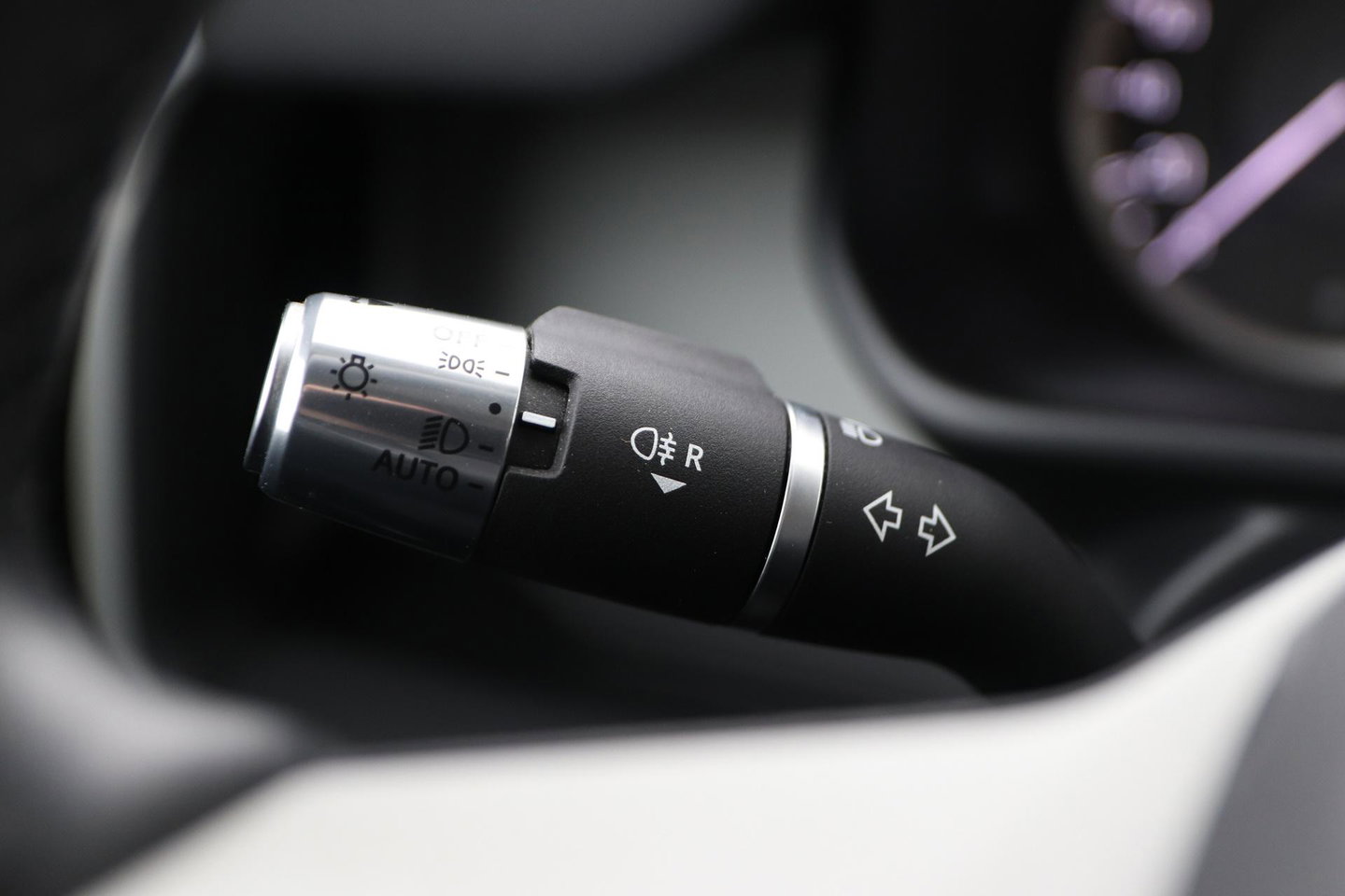 Land Rover Defender D240 110 | COMMERCIAL | Panoramadak | 360° Camera | Stoel+Stuurverwarming