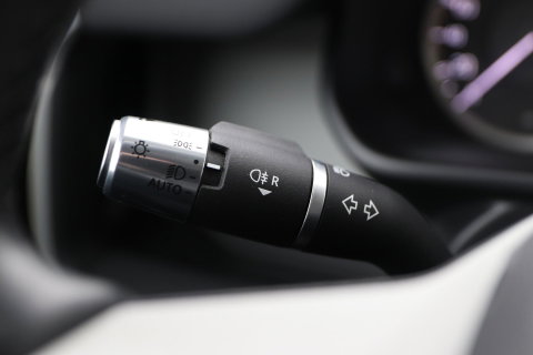 Land Rover Defender D240 110 | COMMERCIAL | Panoramadak | 360° Camera | Stoel+Stuurverwarming