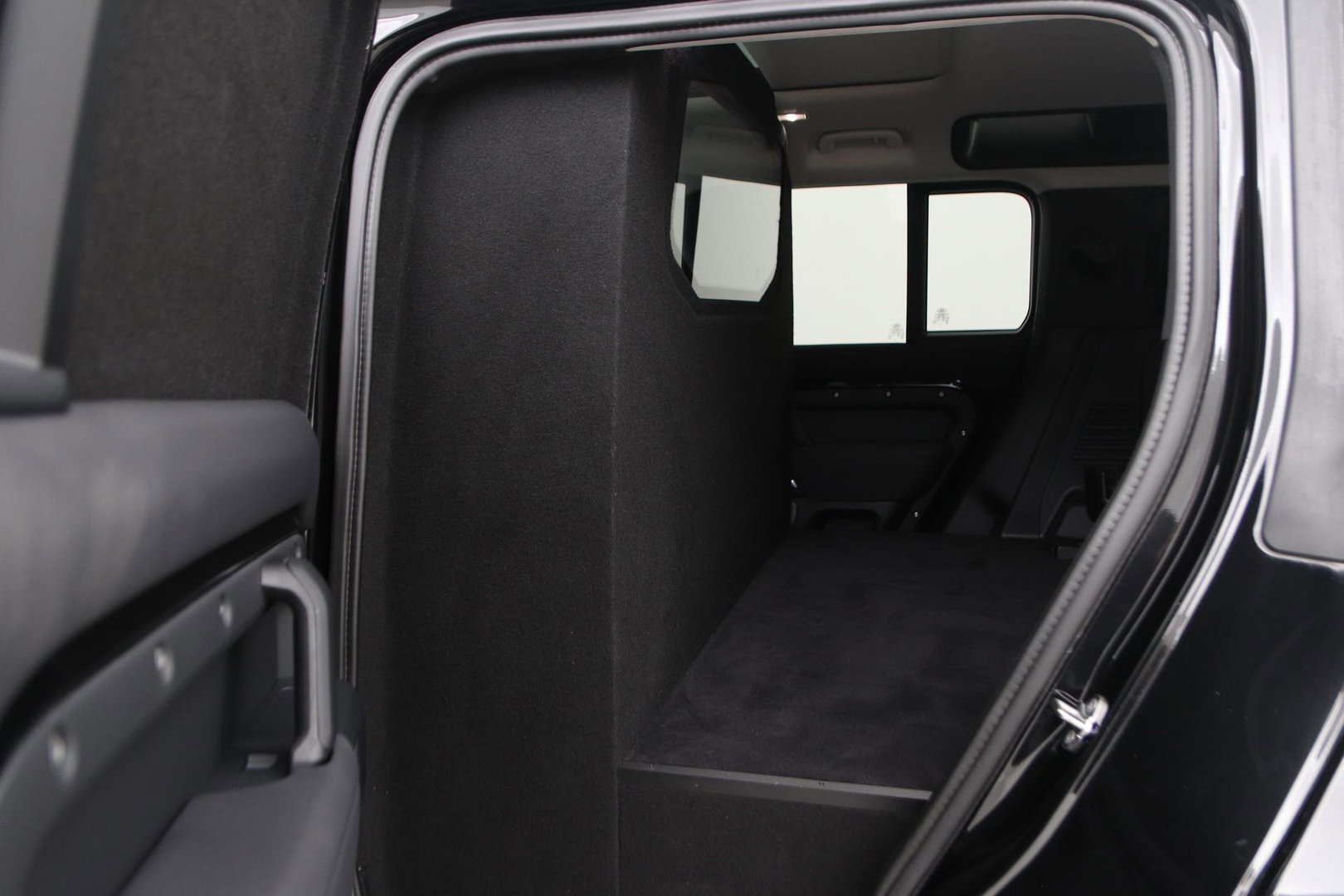 Land Rover Defender D240 110 | COMMERCIAL | Panoramadak | 360° Camera | Stoel+Stuurverwarming