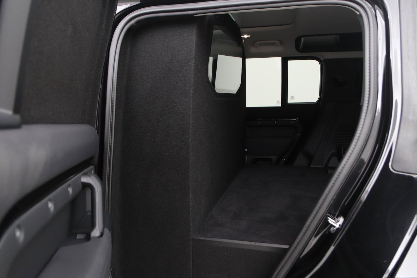 Land Rover Defender D240 110 | COMMERCIAL | Panoramadak | 360° Camera | Stoel+Stuurverwarming