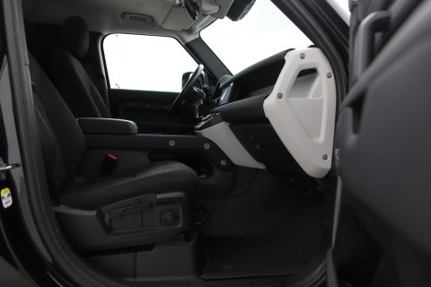 Land Rover Defender D240 110 | COMMERCIAL | Panoramadak | 360° Camera | Stoel+Stuurverwarming