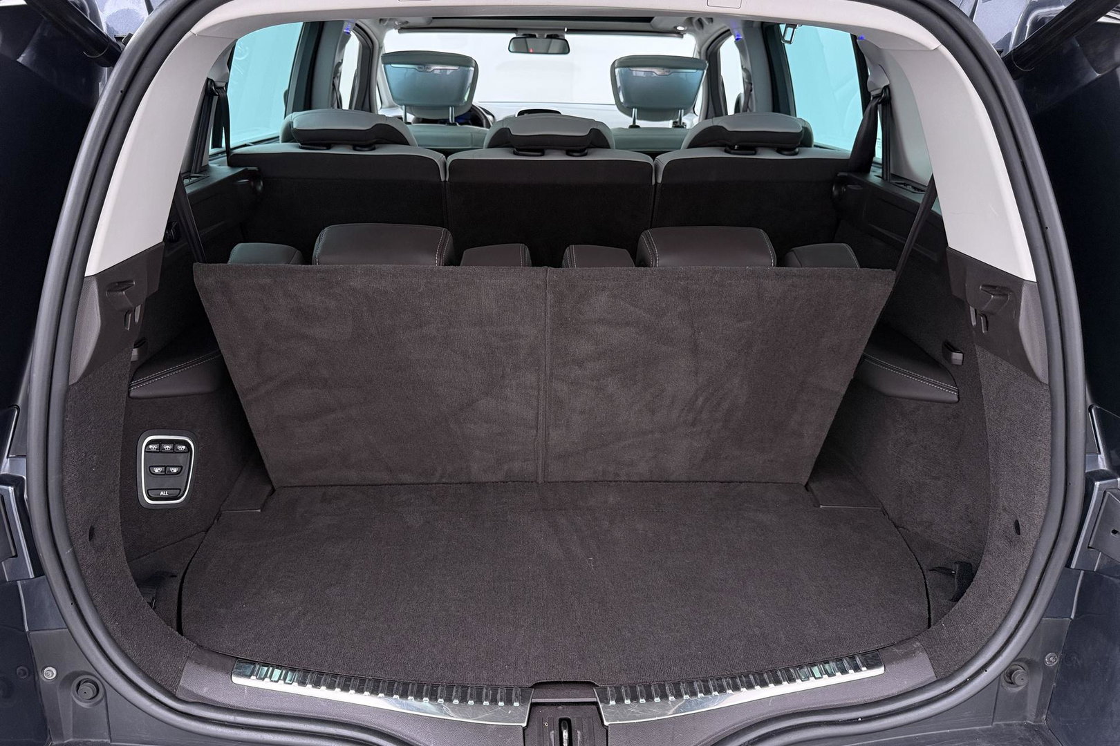 Renault Espace 1.8 TCe Initiale Paris 7p. | Head-Up | Panoramadak | Trekhaak | Massage+Ventilatie | Camera | Stuurverwarming