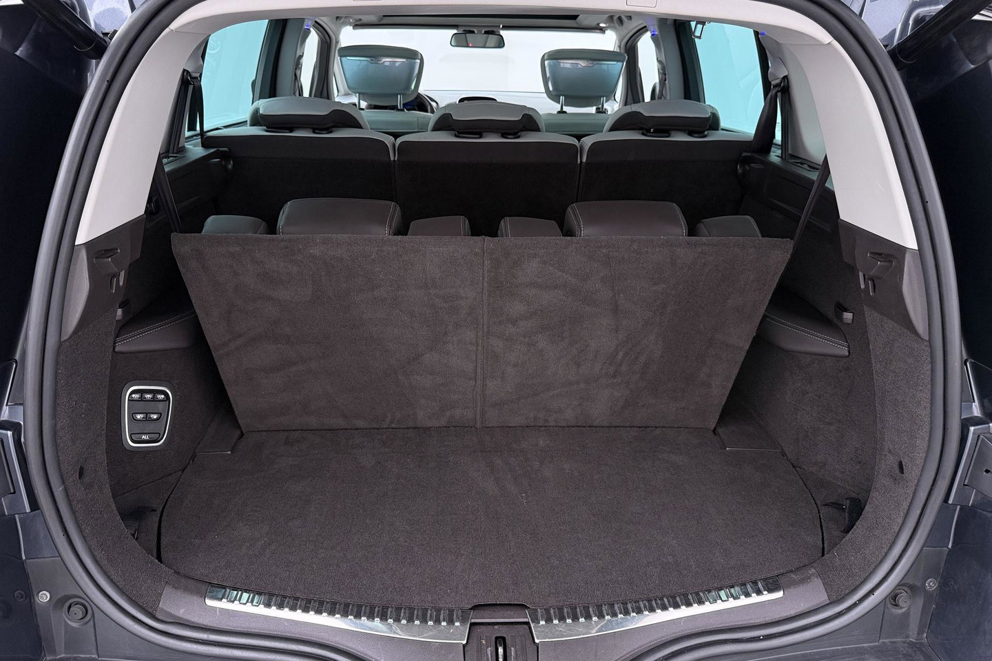 Renault Espace 1.8 TCe Initiale Paris 7p. | Head-Up | Panoramadak | Trekhaak | Massage+Ventilatie | Camera | Stuurverwarming