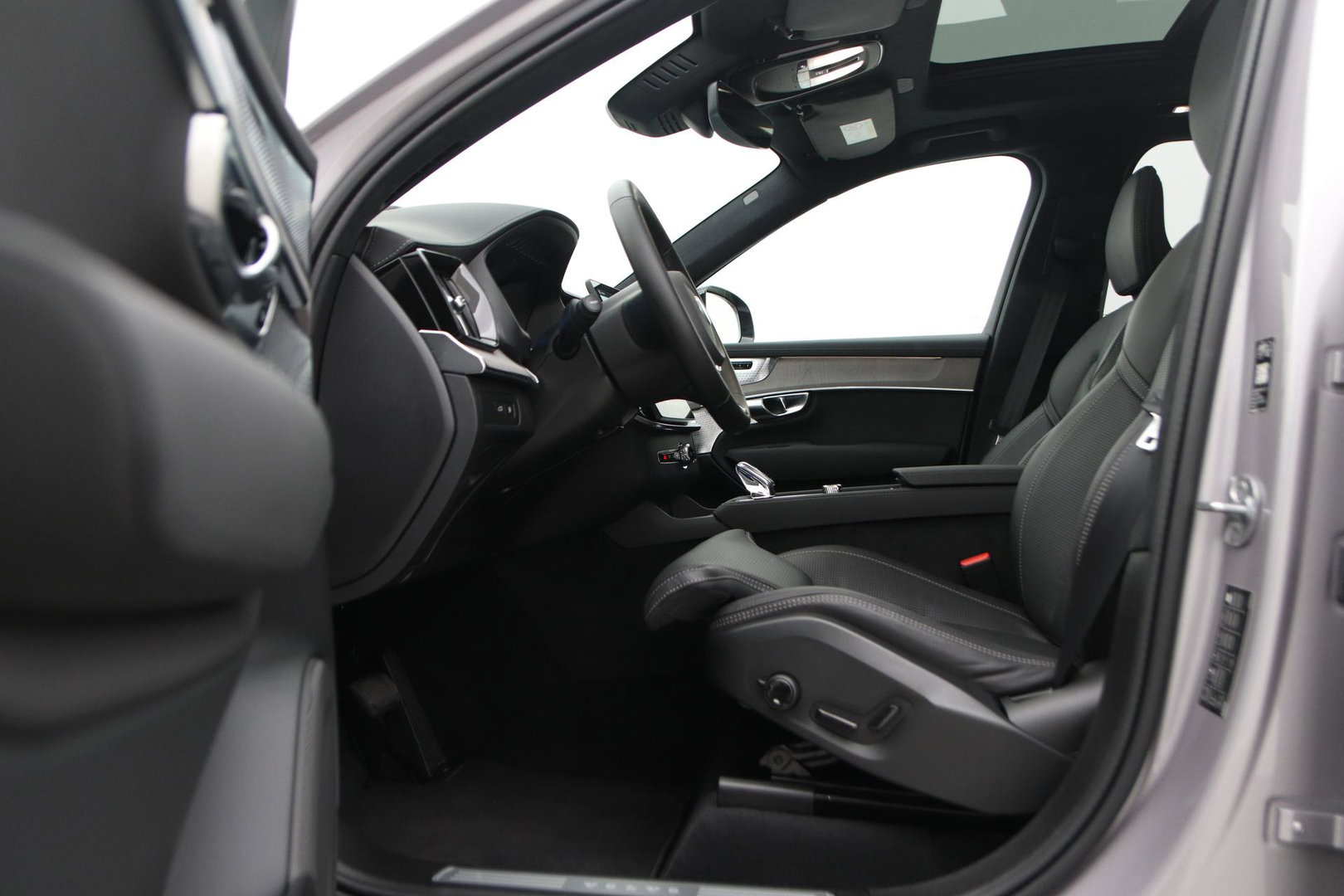 Volvo XC90 T8 Plug-in hybrid Ultra Dark | Luchtvering | Bowers&Wilkins | Trekhaak | Massage+Ventilatie | Head-Up