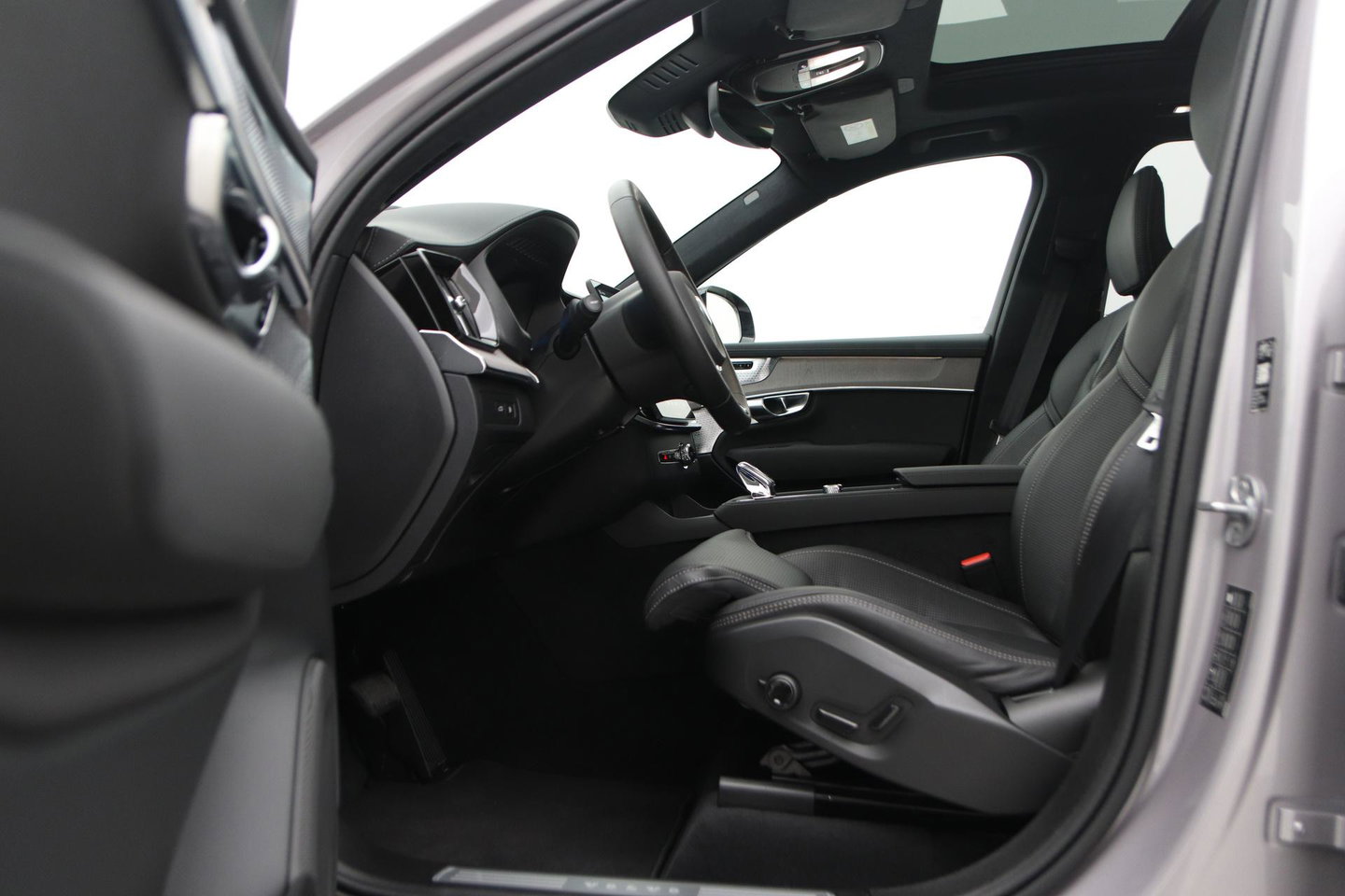 Volvo XC90 T8 Plug-in hybrid Ultra Dark | Luchtvering | Bowers&Wilkins | Trekhaak | Massage+Ventilatie | Head-Up