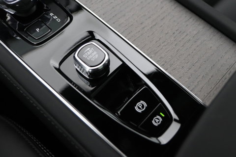 Volvo XC90 T8 Plug-in hybrid Ultra Dark | Luchtvering | Bowers&Wilkins | Trekhaak | Massage+Ventilatie | Head-Up