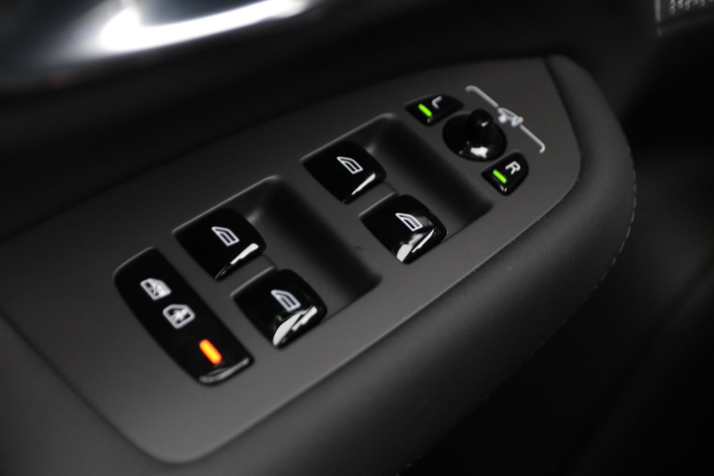 Volvo XC90 T8 Plug-in hybrid Ultra Dark | Luchtvering | Bowers&Wilkins | Trekhaak | Massage+Ventilatie | Head-Up
