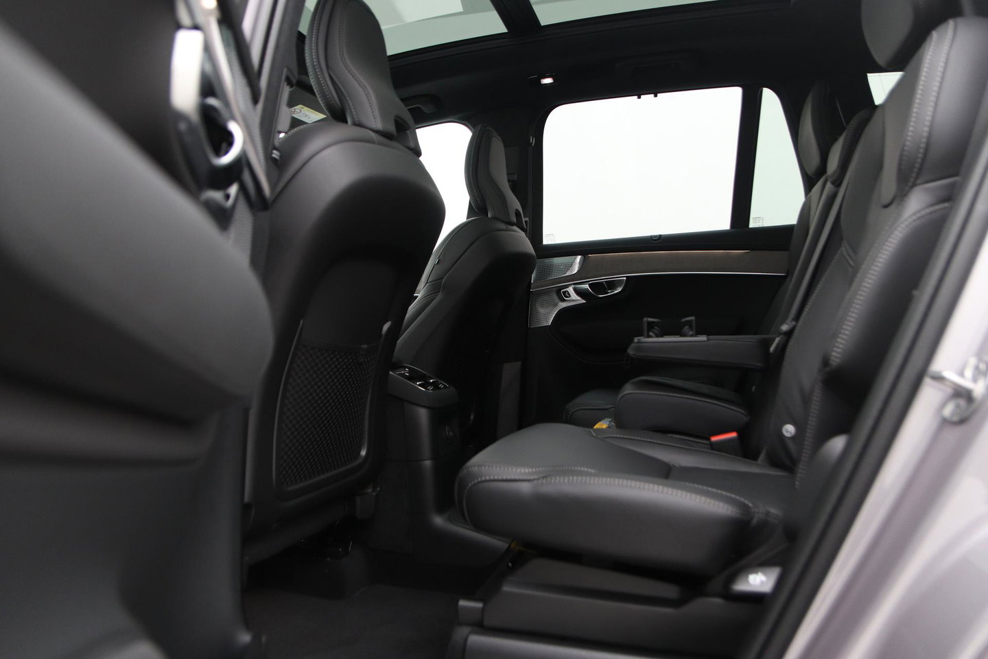 Volvo XC90 T8 Plug-in hybrid Ultra Dark | Luchtvering | Bowers&Wilkins | Trekhaak | Massage+Ventilatie | Head-Up