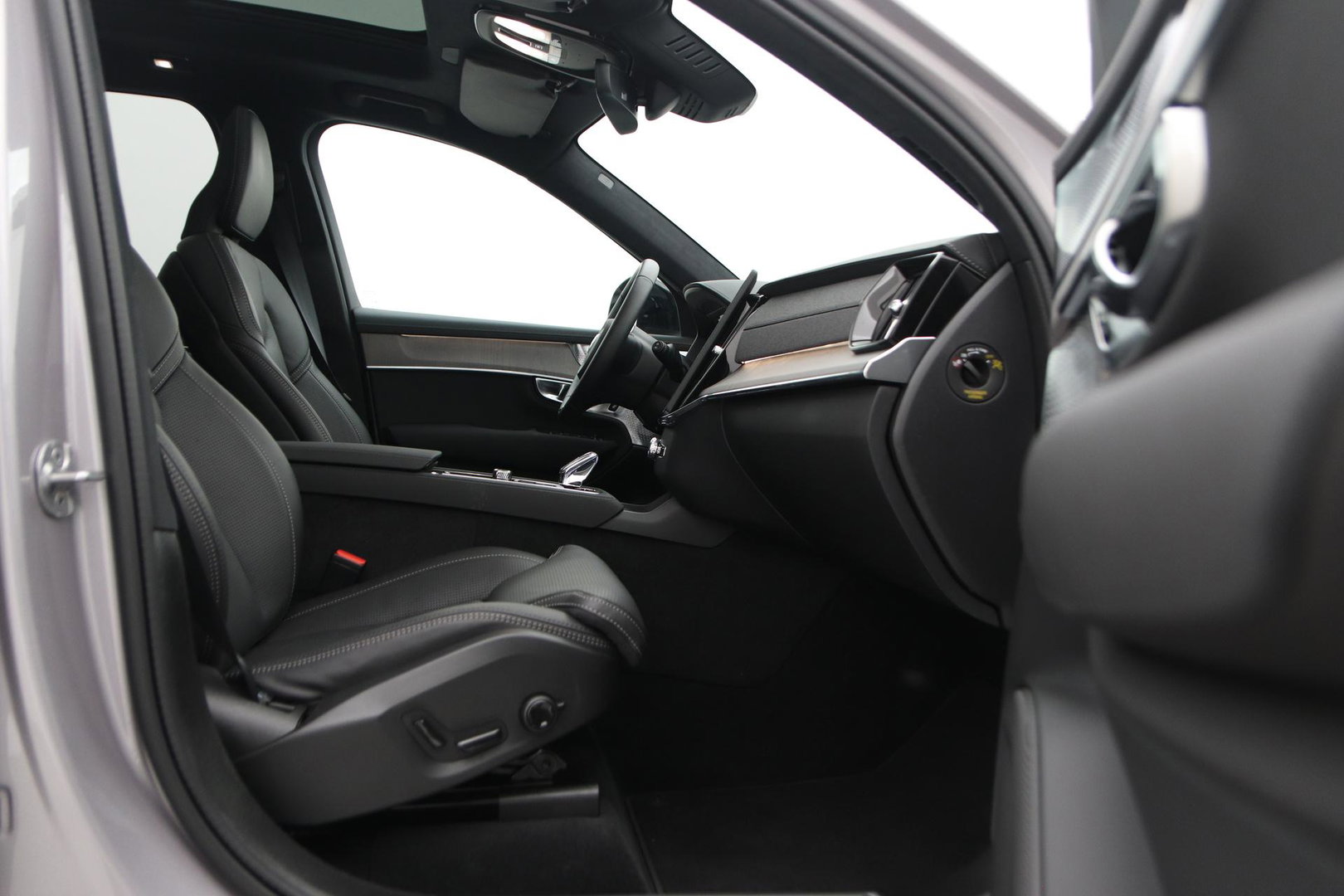 Volvo XC90 T8 Plug-in hybrid Ultra Dark | Luchtvering | Bowers&Wilkins | Trekhaak | Massage+Ventilatie | Head-Up