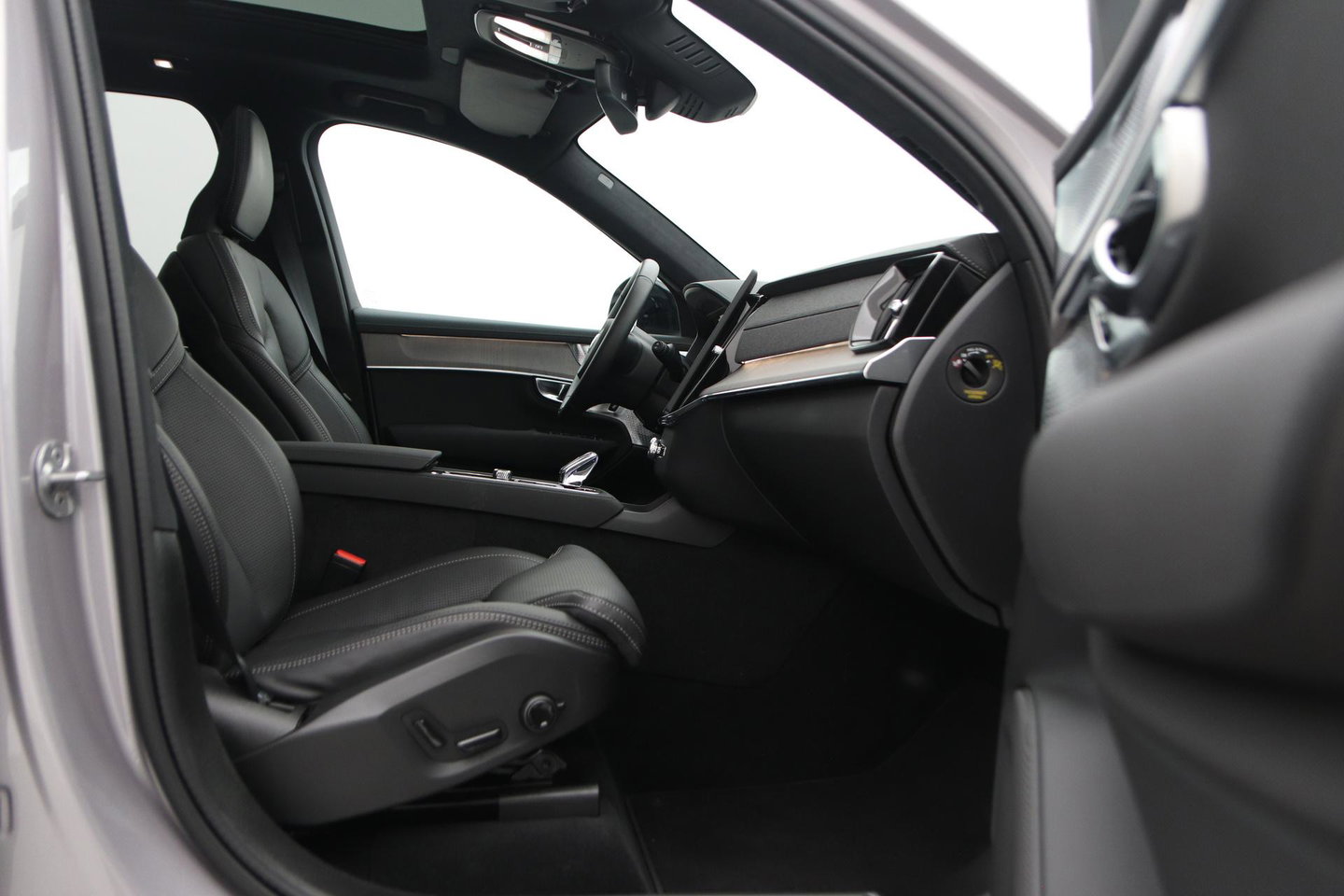Volvo XC90 T8 Plug-in hybrid Ultra Dark | Luchtvering | Bowers&Wilkins | Trekhaak | Massage+Ventilatie | Head-Up