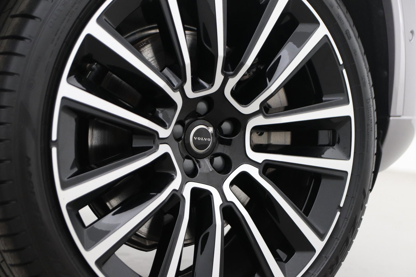 Volvo XC90 T8 Plug-in hybrid Ultra Dark | Luchtvering | Bowers&Wilkins | Trekhaak | Massage+Ventilatie | Head-Up