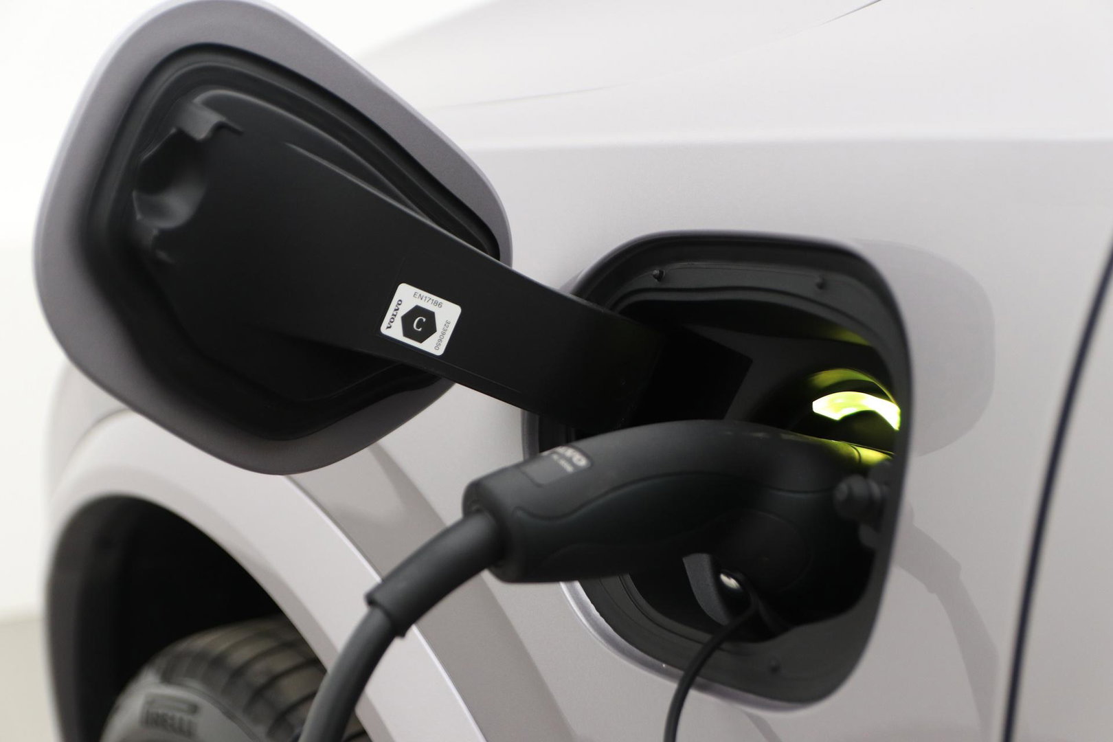 Volvo XC90 T8 Plug-in hybrid Ultra Dark | Luchtvering | Bowers&Wilkins | Trekhaak | Massage+Ventilatie | Head-Up
