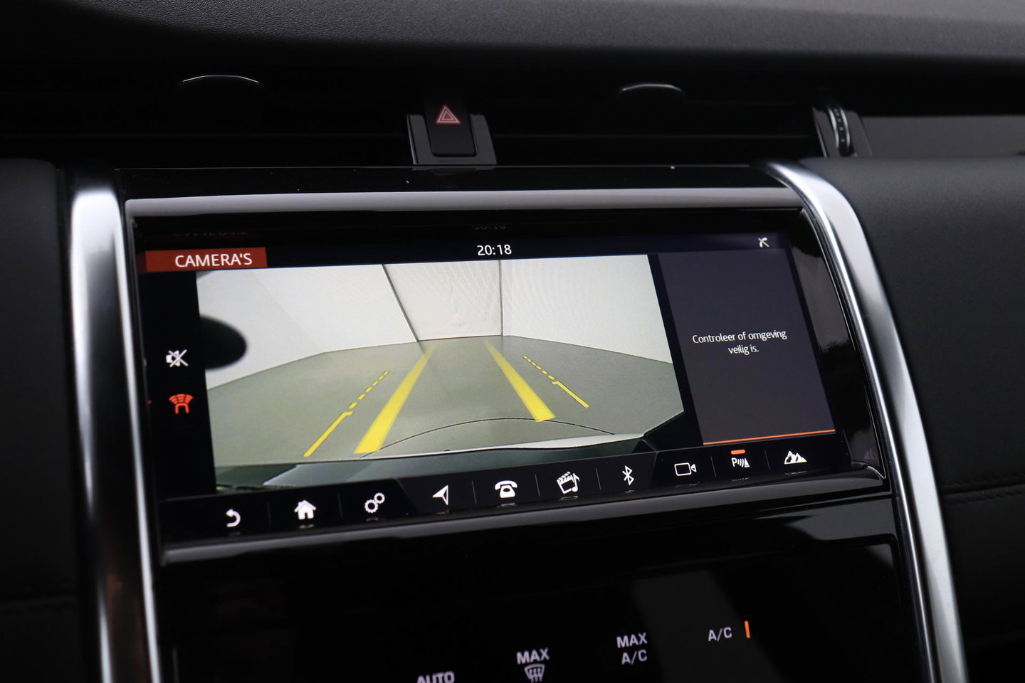 Land Rover Discovery Sport P200 R-Dynamic | Trekhaak | Camera | Getint Glas | Apple Carplay