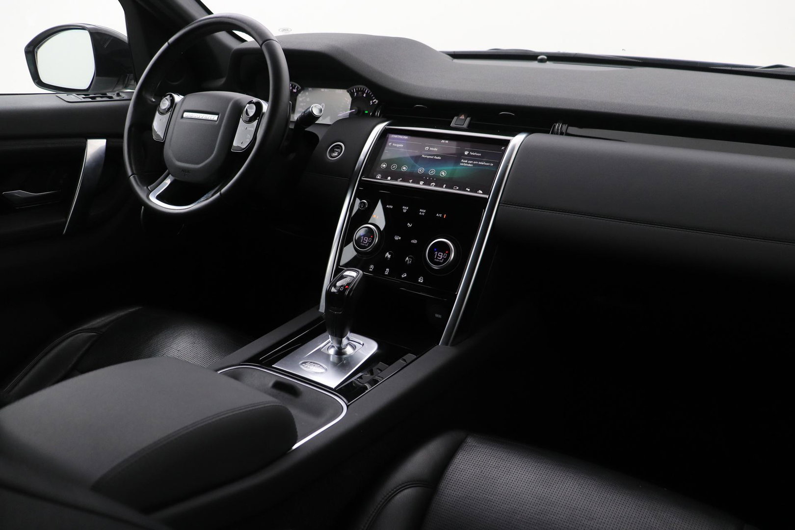 Land Rover Discovery Sport P200 R-Dynamic | Trekhaak | Camera | Getint Glas | Apple Carplay