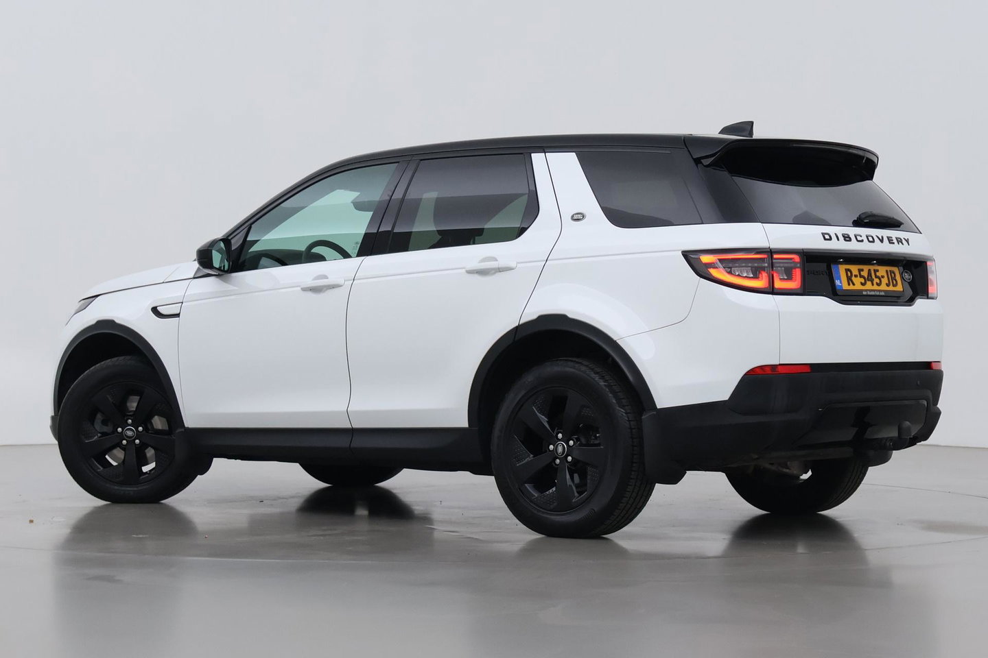 Land Rover Discovery Sport P200 R-Dynamic | Trekhaak | Camera | Getint Glas | Apple Carplay