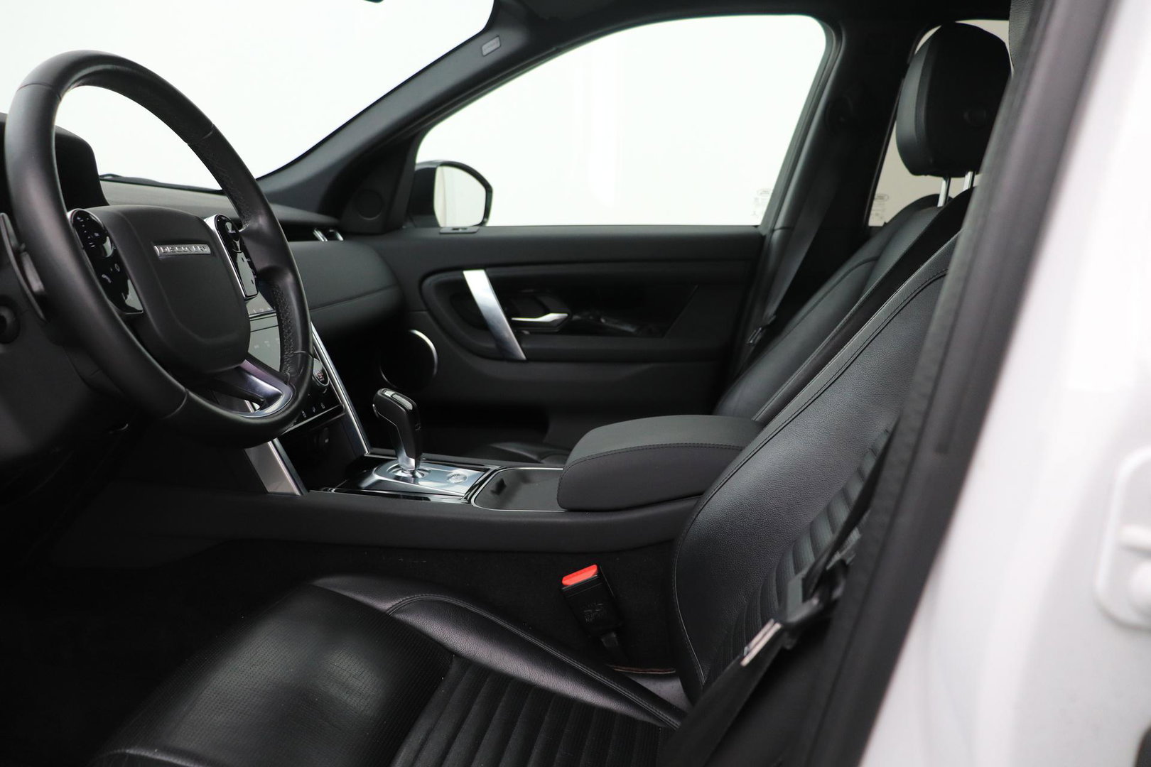 Land Rover Discovery Sport P200 R-Dynamic | Trekhaak | Camera | Getint Glas | Apple Carplay