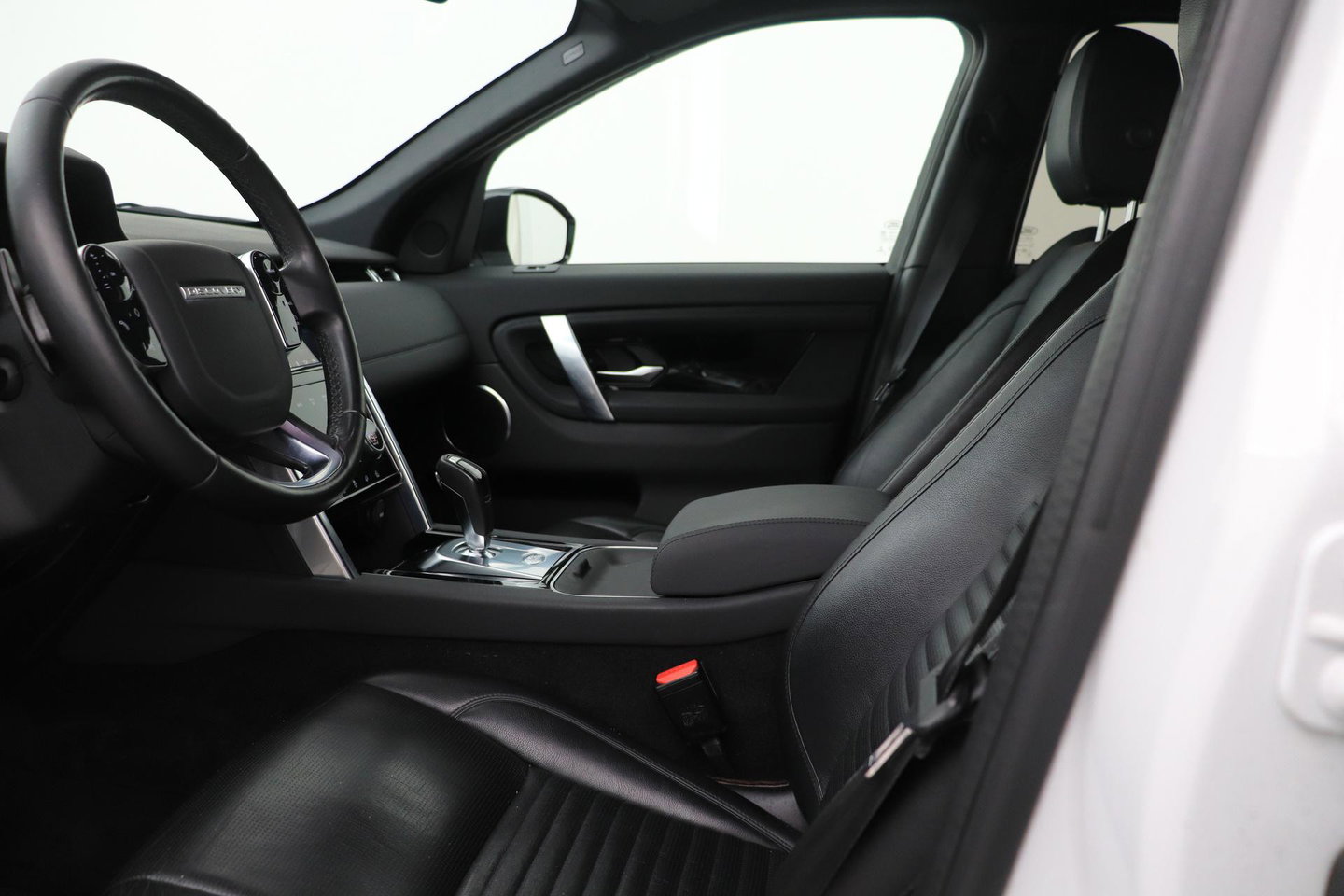 Land Rover Discovery Sport P200 R-Dynamic | Trekhaak | Camera | Getint Glas | Apple Carplay
