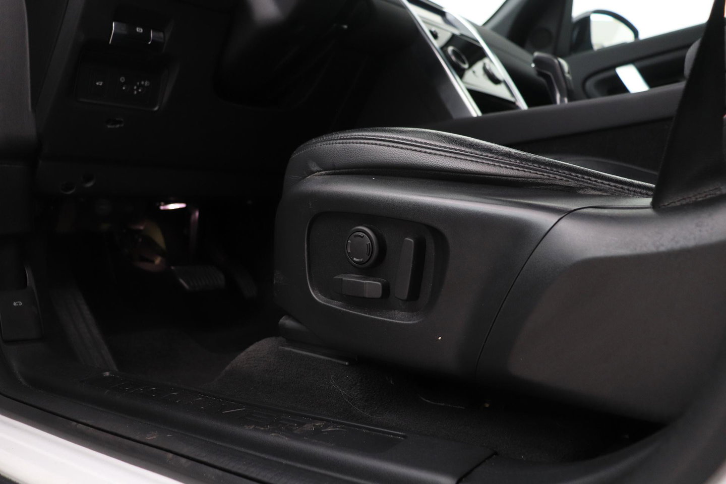 Land Rover Discovery Sport P200 R-Dynamic | Trekhaak | Camera | Getint Glas | Apple Carplay