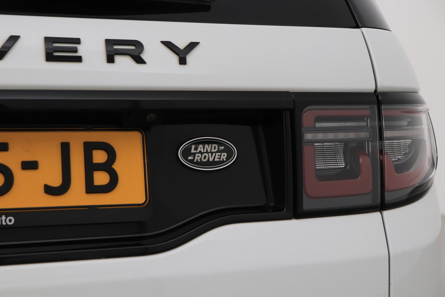 Land Rover Discovery Sport P200 R-Dynamic | Trekhaak | Camera | Getint Glas | Apple Carplay