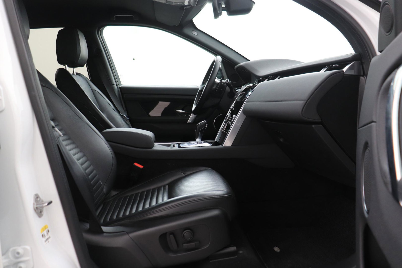 Land Rover Discovery Sport P200 R-Dynamic | Trekhaak | Camera | Getint Glas | Apple Carplay