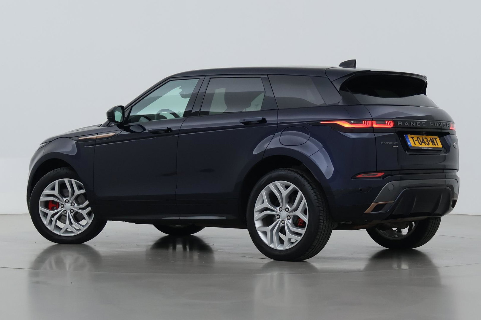 Land Rover Range Rover Evoque P300e R-Dynamic SE | Panoramadak | Blond Leder | ACC | Stoel+Stuurverwarming | Camera | Leder | Getint Glas