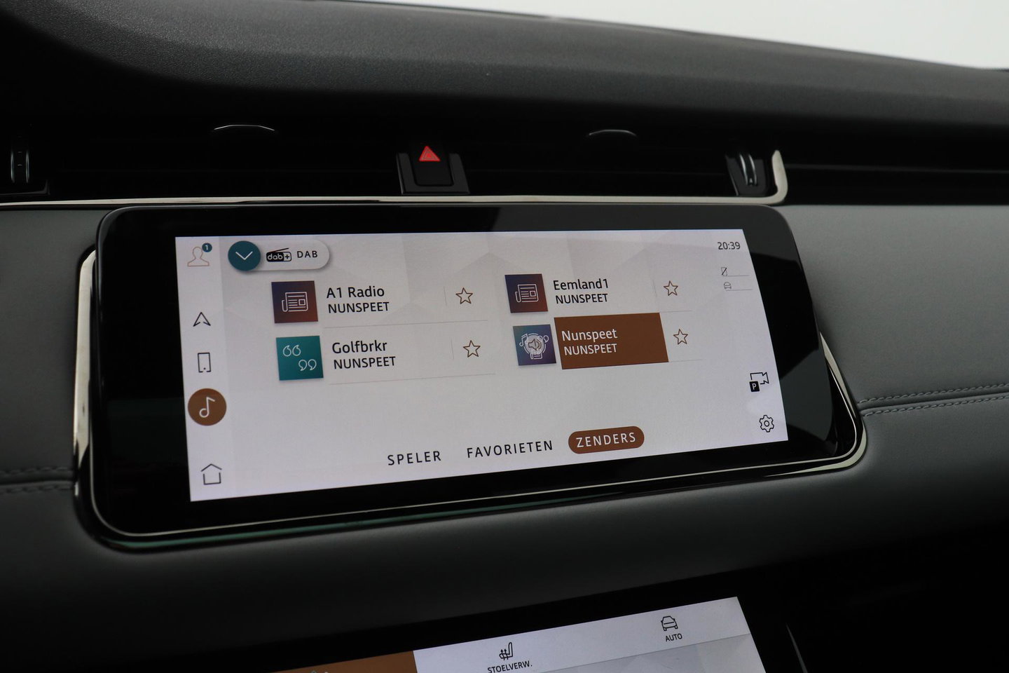 Land Rover Range Rover Evoque P300e R-Dynamic SE | Panoramadak | Blond Leder | ACC | Stoel+Stuurverwarming | Camera | Leder | Getint Glas