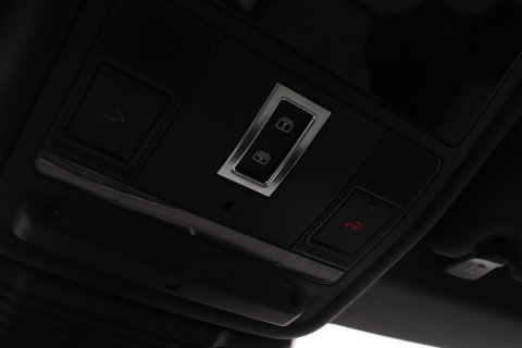 Land Rover Range Rover Evoque P300e R-Dynamic SE | Panoramadak | Blond Leder | ACC | Stoel+Stuurverwarming | Camera | Leder | Getint Glas