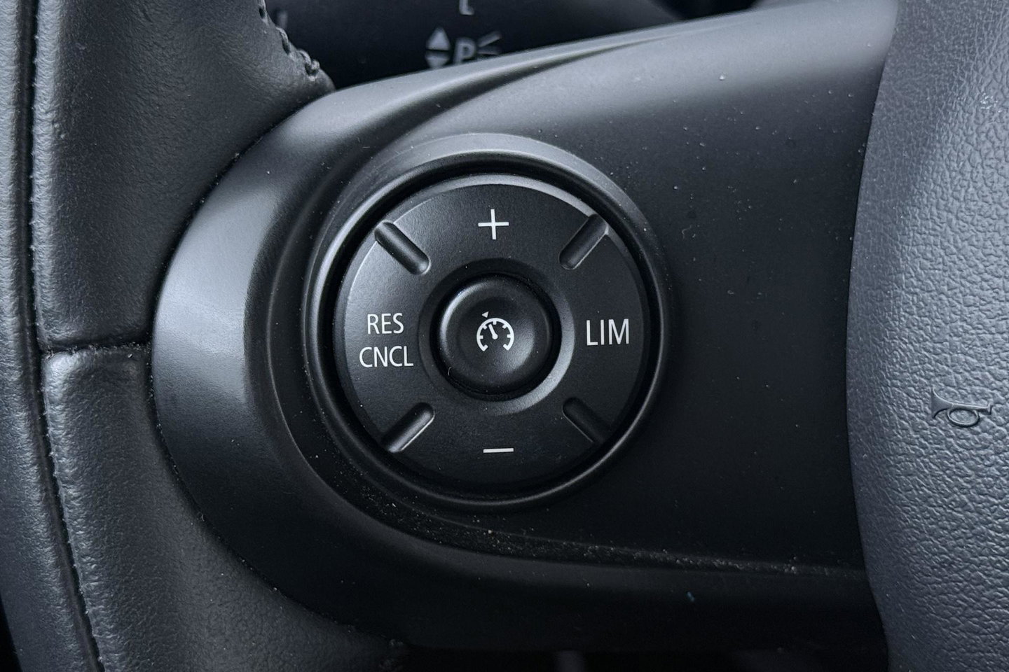 MINI Electric Basic 33 kWh | 22dkm! | SOH 97% | 17 Inch JCW | Cruise Control | Apple Carplay!