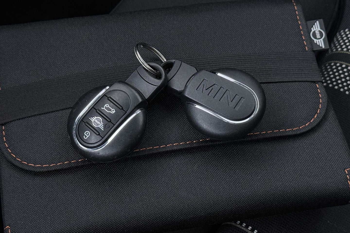 MINI Electric Basic 33 kWh | 22dkm! | SOH 97% | 17 Inch JCW | Cruise Control | Apple Carplay!