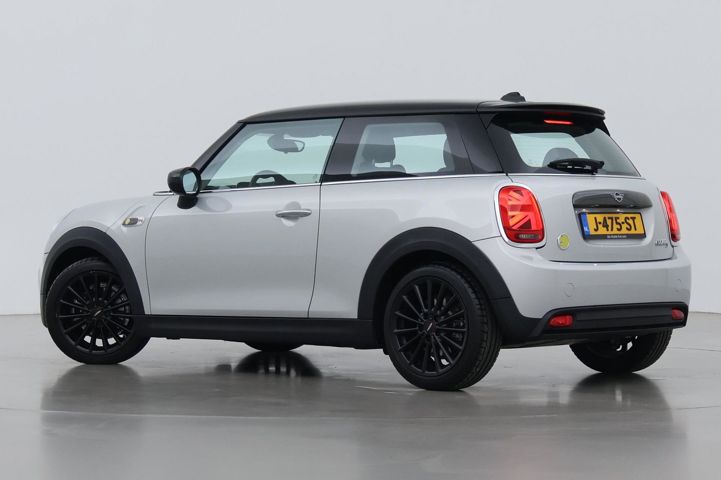 MINI Electric Basic 33 kWh | 22dkm! | SOH 97% | 17 Inch JCW | Cruise Control | Apple Carplay!