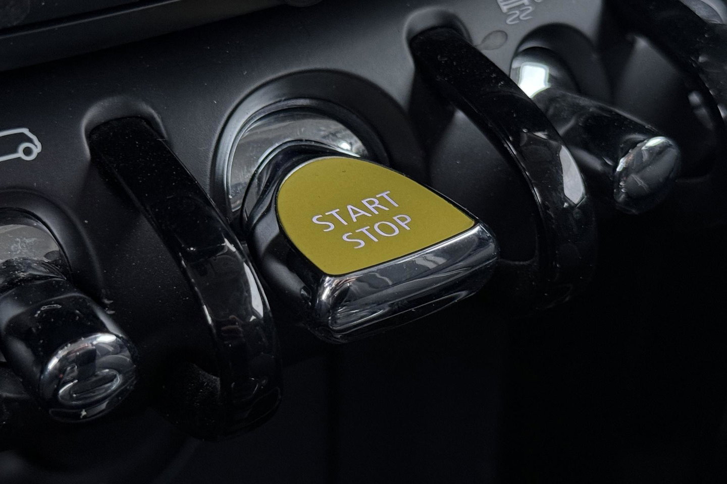MINI Electric Basic 33 kWh | 22dkm! | SOH 97% | 17 Inch JCW | Cruise Control | Apple Carplay!