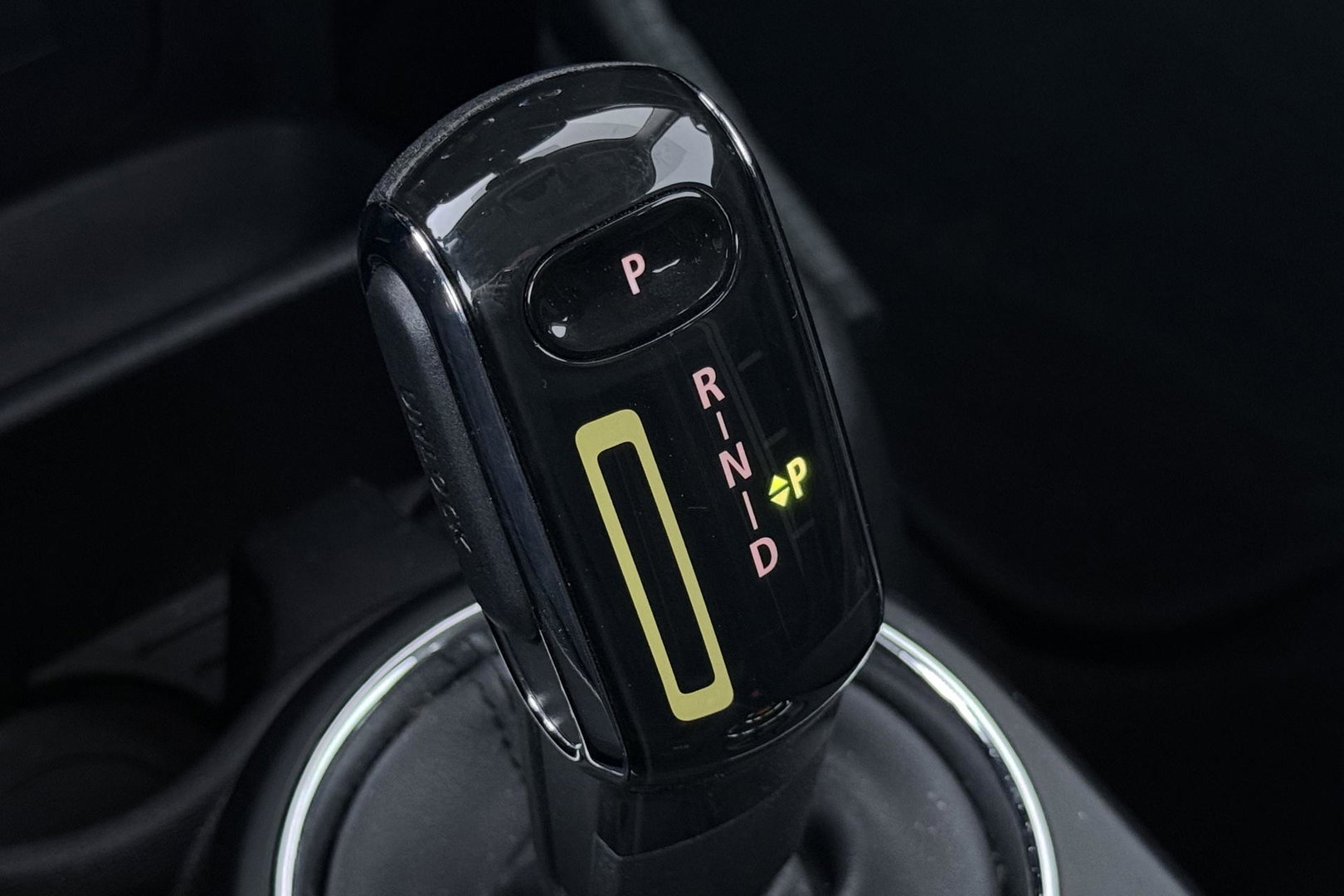 MINI Electric Basic 33 kWh | 22dkm! | SOH 97% | 17 Inch JCW | Cruise Control | Apple Carplay!
