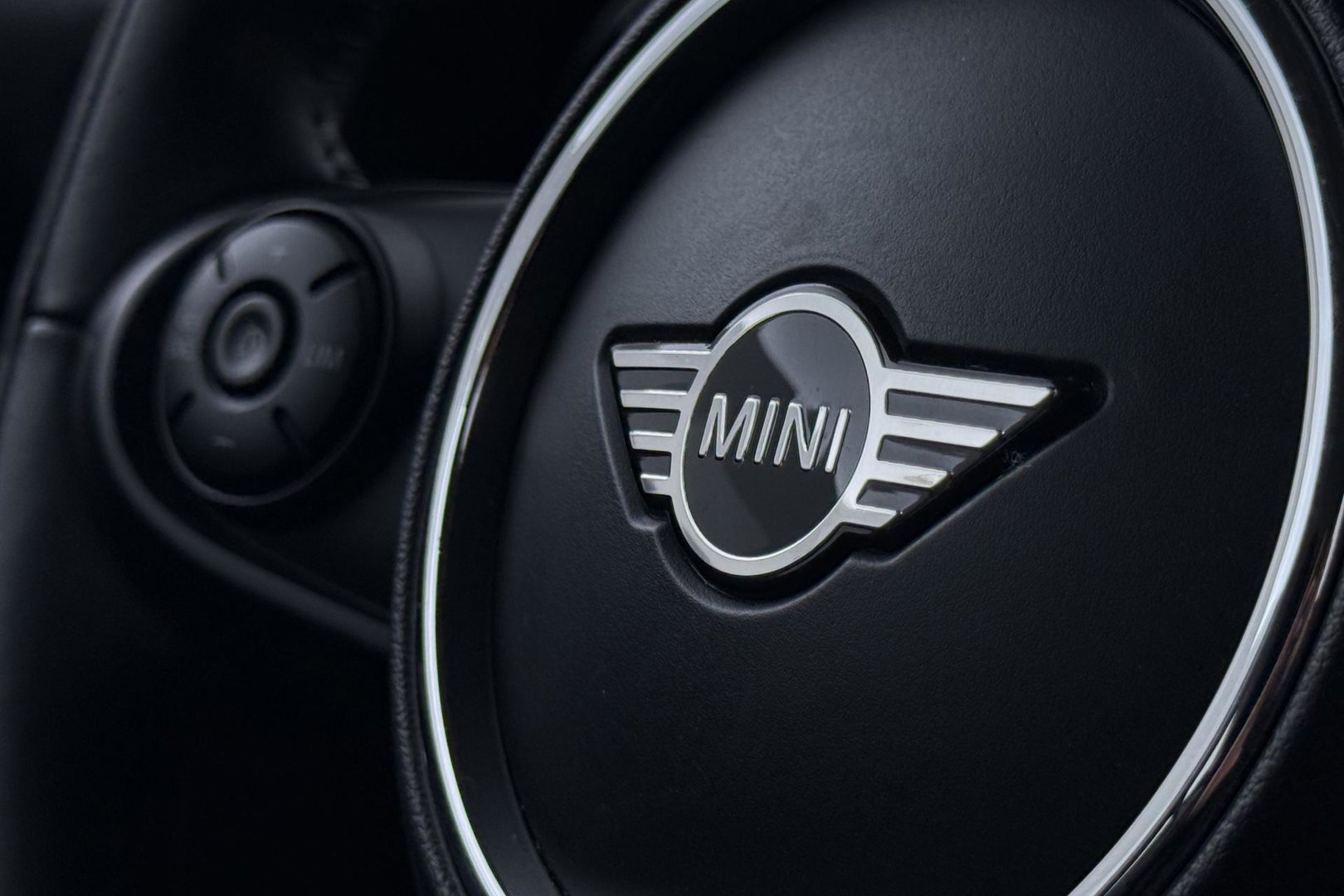 MINI Electric Basic 33 kWh | 22dkm! | SOH 97% | 17 Inch JCW | Cruise Control | Apple Carplay!