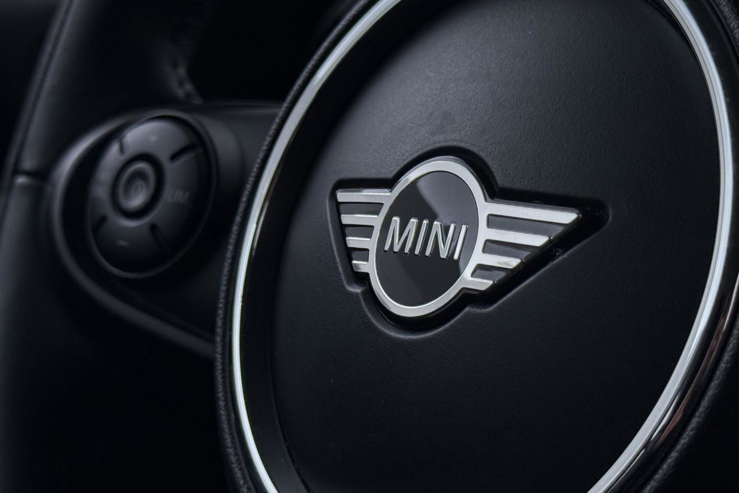 MINI Electric Basic 33 kWh | 22dkm! | SOH 97% | 17 Inch JCW | Cruise Control | Apple Carplay!
