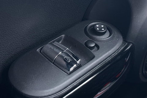 MINI Electric Basic 33 kWh | 22dkm! | SOH 97% | 17 Inch JCW | Cruise Control | Apple Carplay!