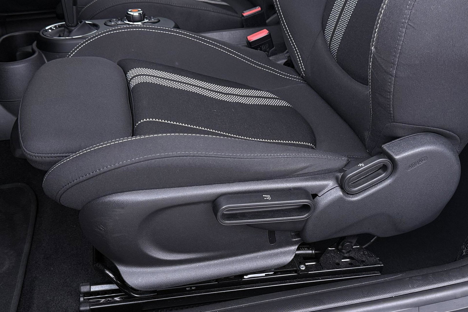 MINI Electric Basic 33 kWh | 22dkm! | SOH 97% | 17 Inch JCW | Cruise Control | Apple Carplay!